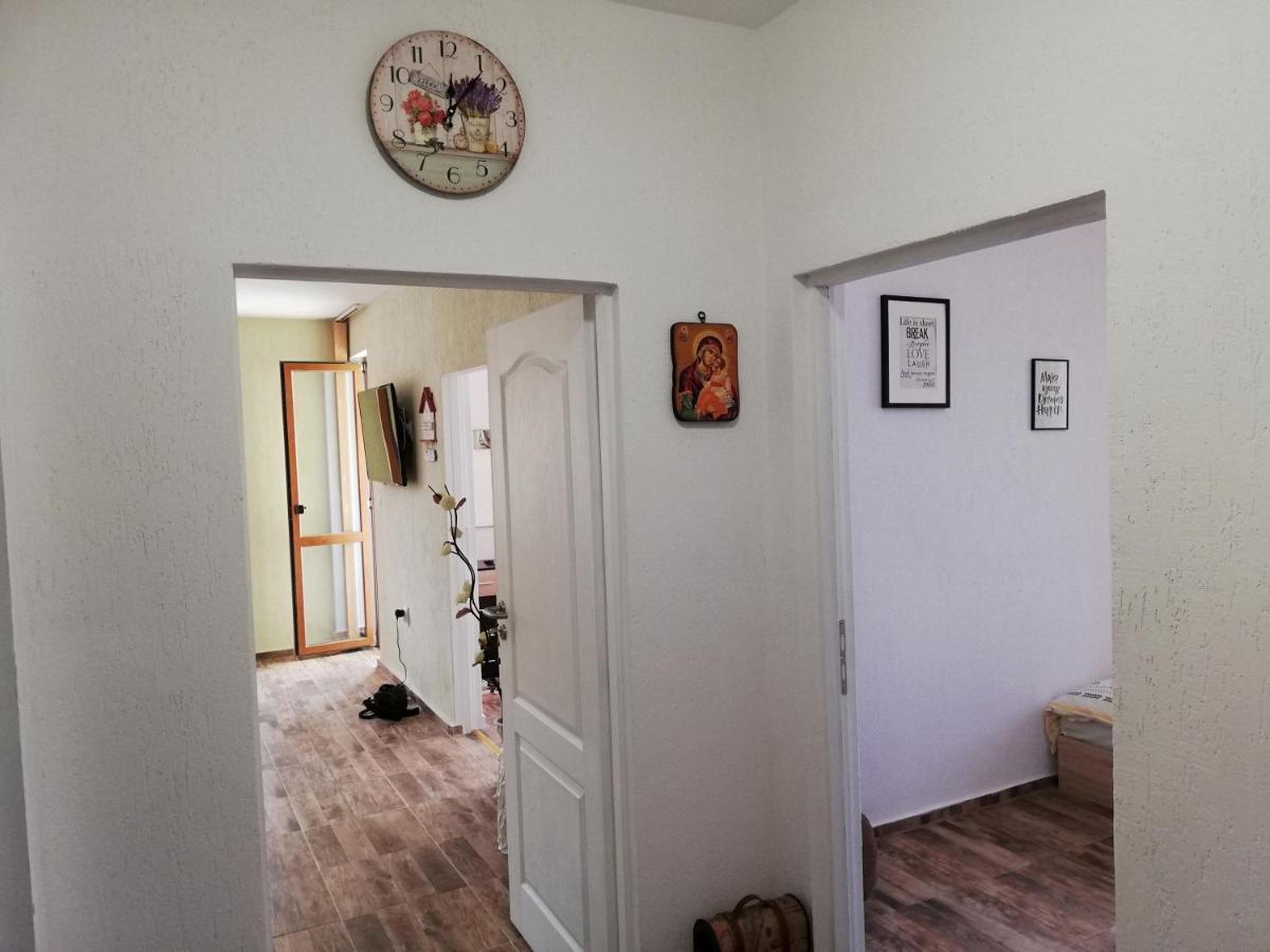 Petrov Apartment Tryavna Esterno foto