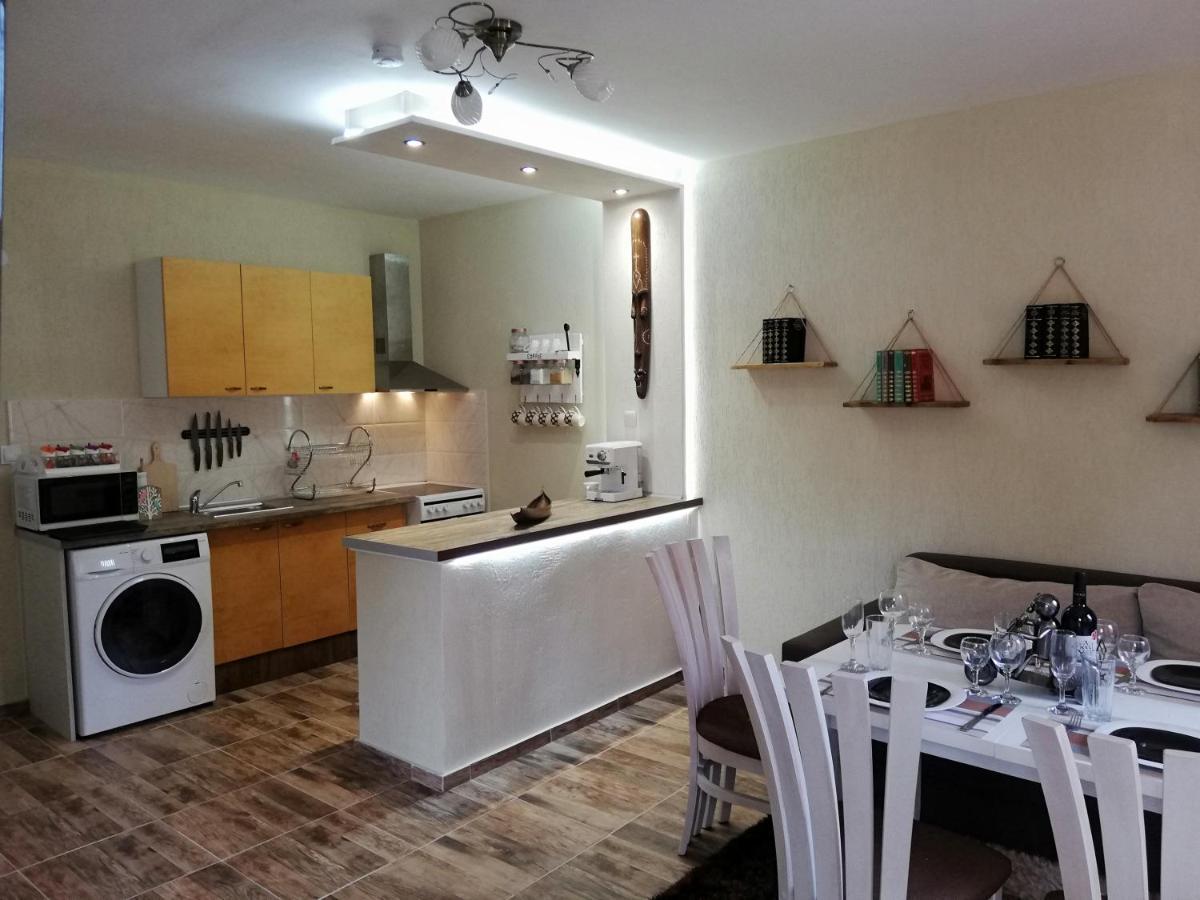 Petrov Apartment Tryavna Esterno foto