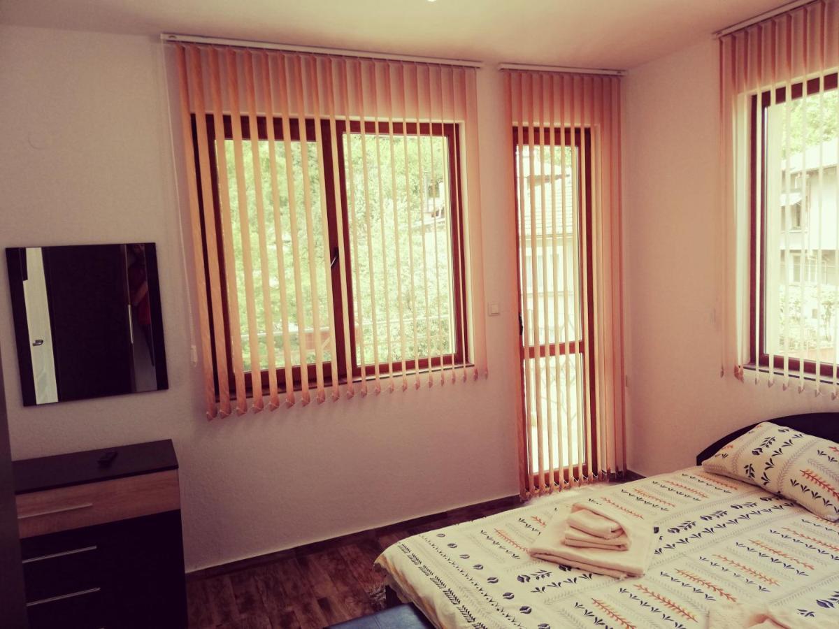 Petrov Apartment Tryavna Esterno foto