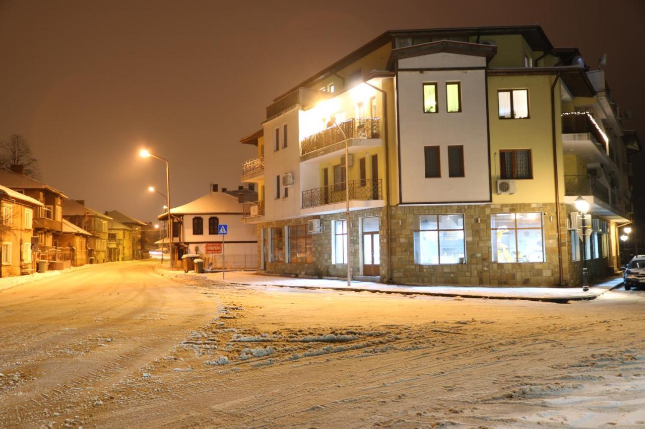 Petrov Apartment Tryavna Esterno foto
